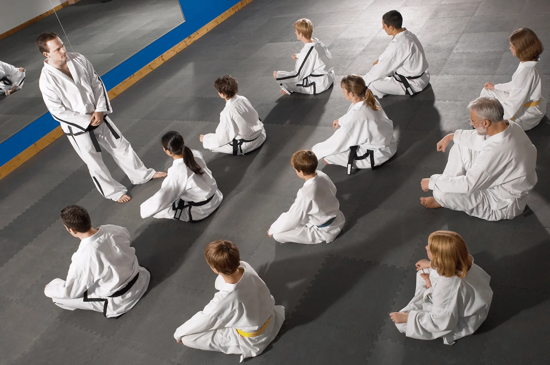 Students training at IL-DO Taekwondo